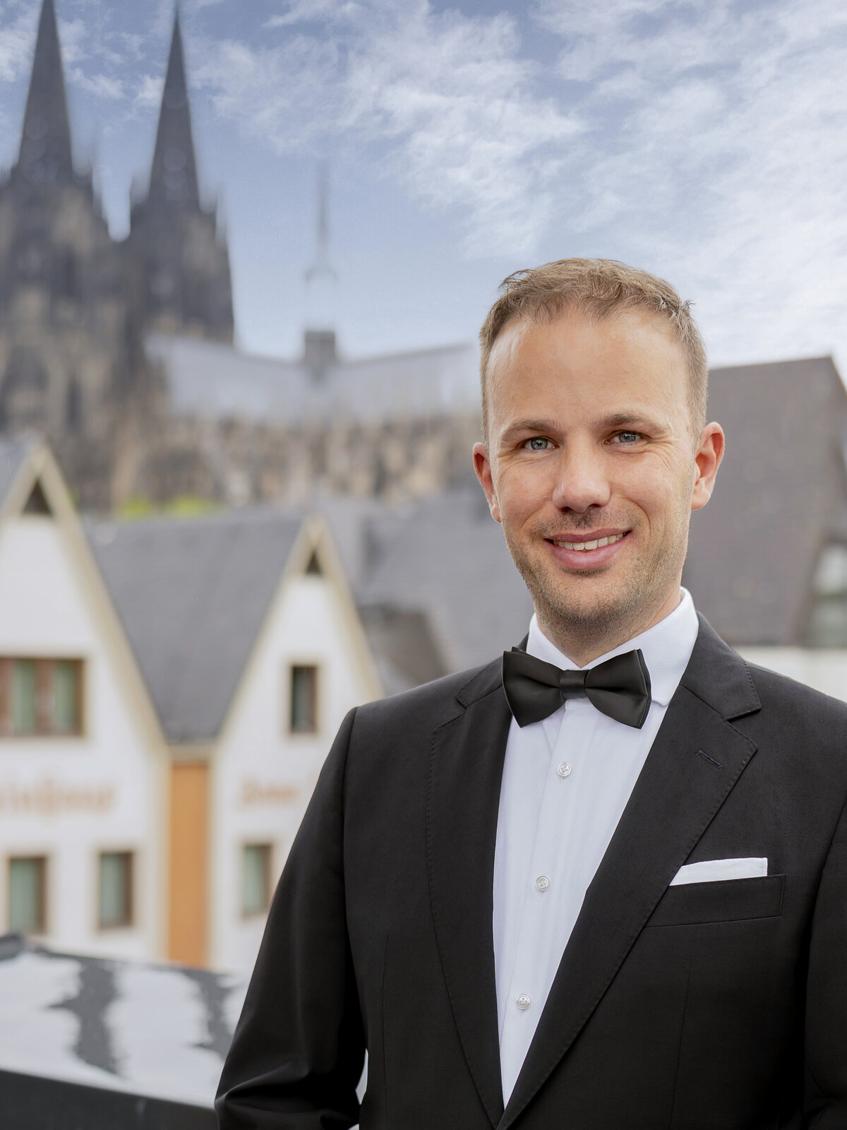 Porträt Max Blumentrath am Flügel